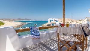 Manolis And Filio Home -By The Sea Milos Greece