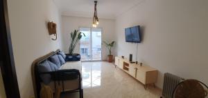 FRESH DESIGNED next to THE SEA -nice area - wifi