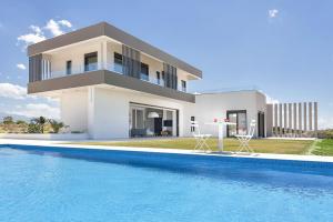 Stavros Villa Sleeps 10 with Pool Air Con and WiFi Chania Greece