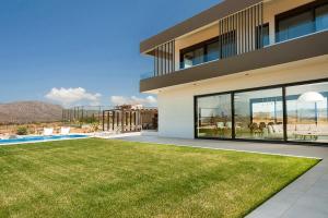 Stavros Villa Sleeps 10 with Pool Air Con and WiFi Chania Greece