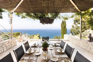 Geromonachos Villa Sleeps 14 with Pool Air Con and WiFi Paxoi Greece