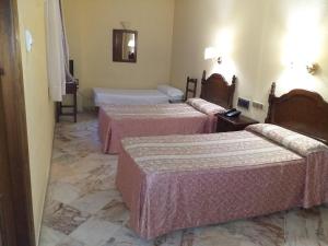 Triple Room room in Hotel Anfiteatro Romano