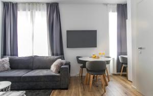 Main Square Modern Apartments