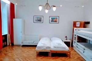 Family apartment with two bathrooms near to city center