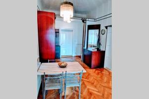 Family apartment with two bathrooms near to city center