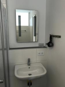 Attika Ferienwohnung In Freiburg Gundelfingen Mit Grosser Dachterrasse Hotel In Gundelfingen Germany J2ski