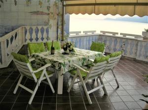 Deluxe Two-Bedroom Apartment room in Florenza Residence