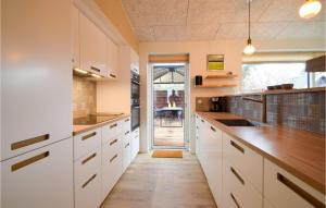 Beautiful Home In Børkop With Wifi