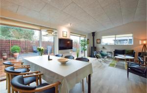 Beautiful Home In Børkop With Wifi