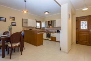 Louisas Summer House