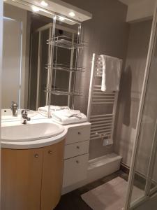 Appartements Le P'tit gousset, a 100 m de la mer : photos des chambres