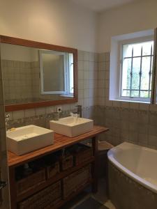Villas Villa vue imprenable sur chateau : photos des chambres