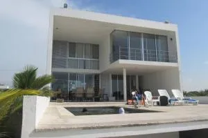 Designer´s House Beach Front Superb Ocean View Hi Speed WiFi - Telchac