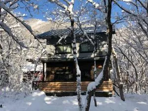 Ryder's House with Free use of 4W car - Hakuba
