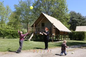 Campings Camping le Nid du Parc : Tente en Bois - Non remboursable