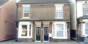 Comfortable Victorian 3 bedroom semi-detached house with fast Wi-Fi - Bredgar