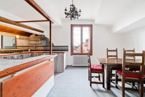 GuestHost - Ponte di Rialto Penthouse