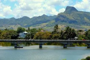 Le Bamboo Guesthouse - Mare dʼAlbert