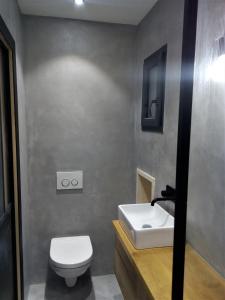 Appartements Le Petit Studio - 15 m2 - Centre Ville - Sorgue a 50 m : photos des chambres