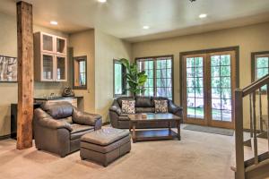 Rivers Edge Mtn Home Private Hot Tub and Views