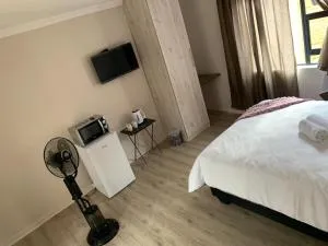 THE MAGALIES - Barkly West