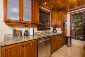 Jet Luxury at Langosta Beach Resort & Villas