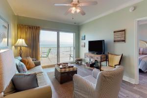 Apartment with Sea View room in Crystal Shores