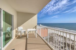 Two-Bedroom Apartment room in Crystal Shores