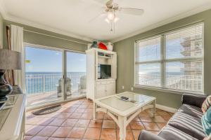 Apartment with Terrace room in Crystal Shores