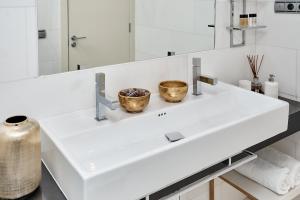 UD Apartments Luxury Beach Apartment with Terrace
