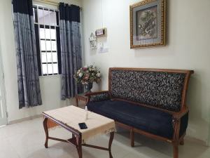 AUNI & AUJI HOMESTAY KEMAMAN