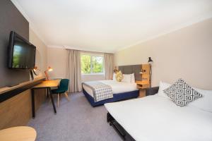 Double Room with Sofa Bed room in Holiday Inn Reading South M4 Jct 11 an IHG Hotel