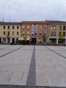 Apartament abitazione storica a tre piani ristrutturata .ha A mezz'ora ho le più belle località turistiche di m Azzano Decimo Włochy