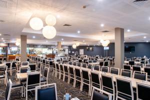 Mawson Lakes Hotel