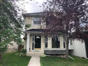 Hidden valley treehouse home! - YYC