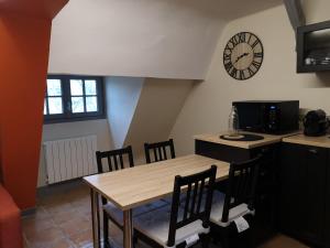 Le Perchoir (Hotel de ville 40m22 1ch 2-4pers )