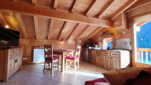 Appartements Bienvenue dans notre chalet! Appartement Les Sitelles : photos des chambres