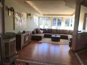 Helle, offene Dachgeschosswohnung mit Terrasse - Lochenhaus