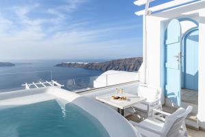 Above Blue Suites Santorini Greece