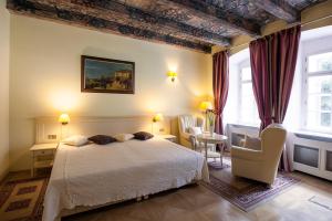 Superior Triple Room room in Tyn Yard Residence