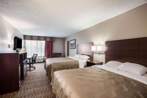 Queen Room with Exterior Corridor - Non-Smoking room in Quality Inn & Suites Lawrence - University Area