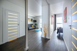 Centre Point Ilumino by LovŁódźApartments