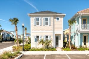 Three-Bedroom House room in Welcoming Cottage with Daily Housekeeping near Disney at Margaritaville 2972SR