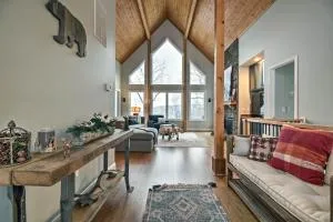 Grand Chalet with Hot Tub - Near Wintergreen Resort - 斯汤顿