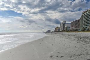 Holiday Home room in Myrtle Beach Condo with Pool 600 Feet to Beach!