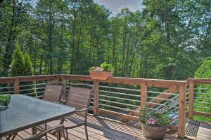 obrázek - Cozy Retreat with Fire Pit - Near Mendenhall Glacier