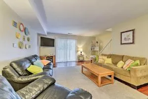 Family-Friendly Wildwood Townhome about 3 Mi to Beach - West Wildwood