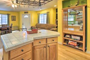 Cozy Home with Wood Fireplace 4 Mi to Big Bear Lake