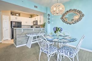 Destin Resort Condo, Sleeps 6 - Walk to Beach