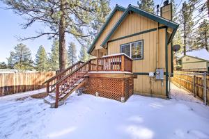 Cozy Home with Wood Fireplace 4 Mi to Big Bear Lake